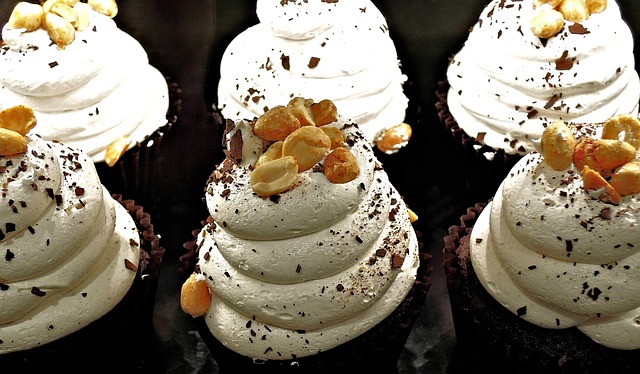 chocolate-cupcake-1014635_640